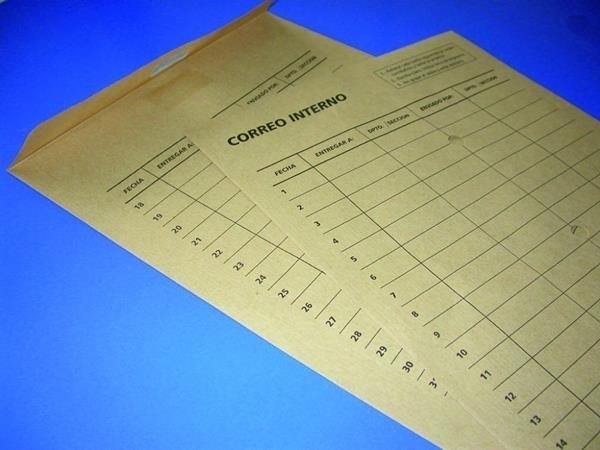 BOLSAS CJ.100 260X360 KRAFT 120G IMPRESAS 1/1 - 3 TALADROS CORREO INTERNO 260/120 SAM