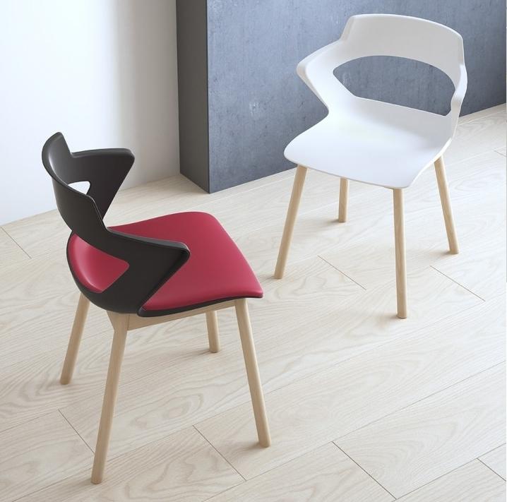 SILLA JDM CRETA 2 ASIENTO POLIPROP. TAPIZADO / 4 PATAS MADERA